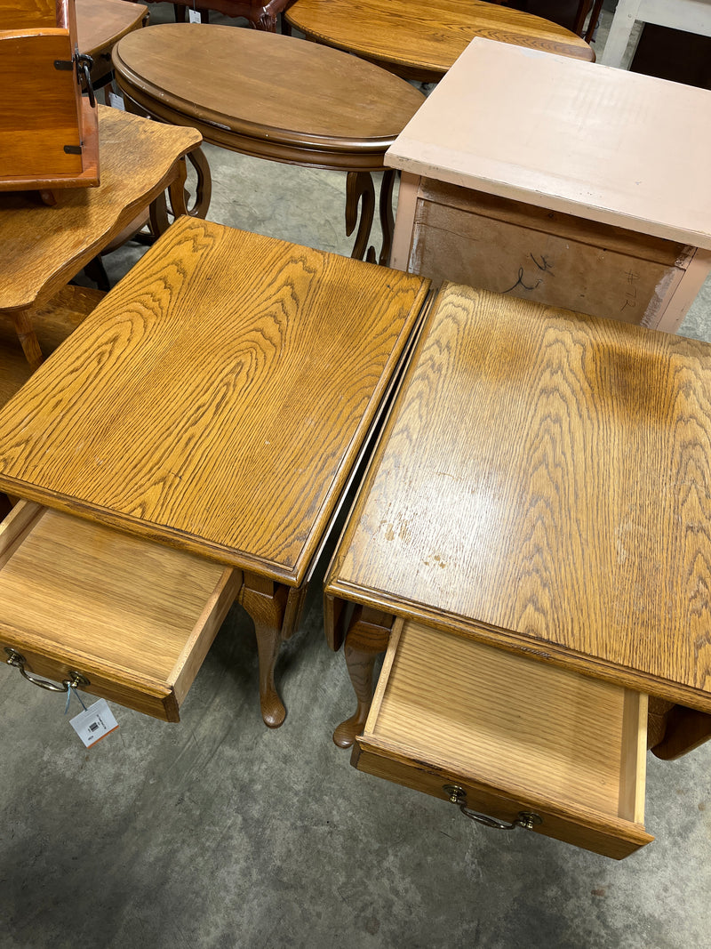 Set of 2 Thomasville Dropleaf End Tables