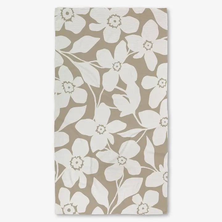 Geometry Luxe Bath Towel - Big Tan Flowers