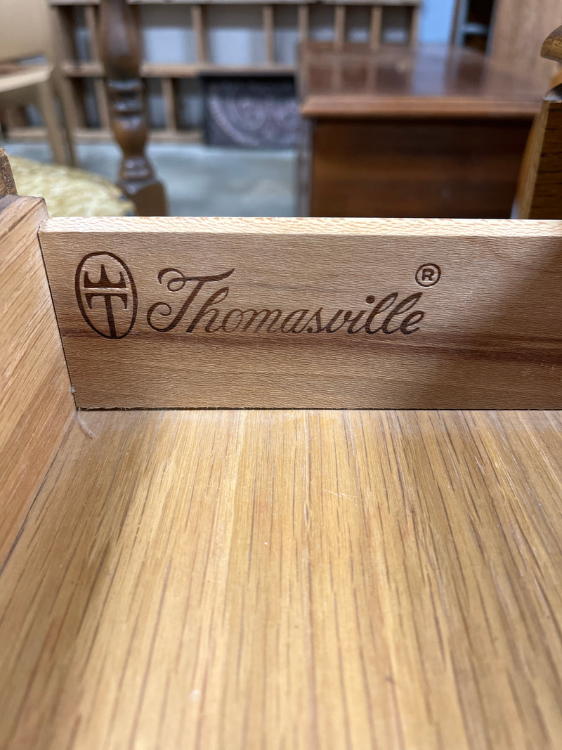 Set of 2 Thomasville Dropleaf End Tables