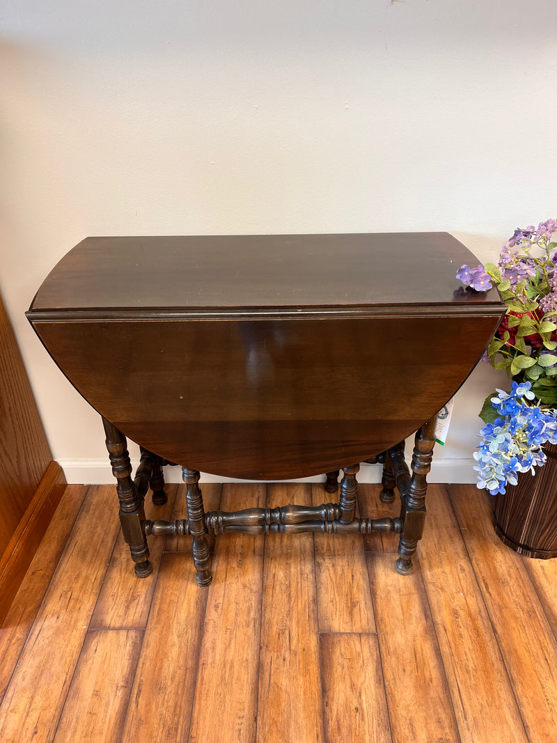 Beautiful Gate Leg Table