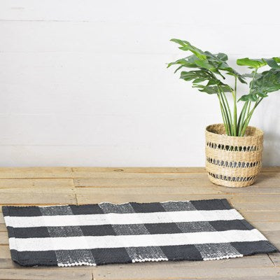 Black / White Check Rug
