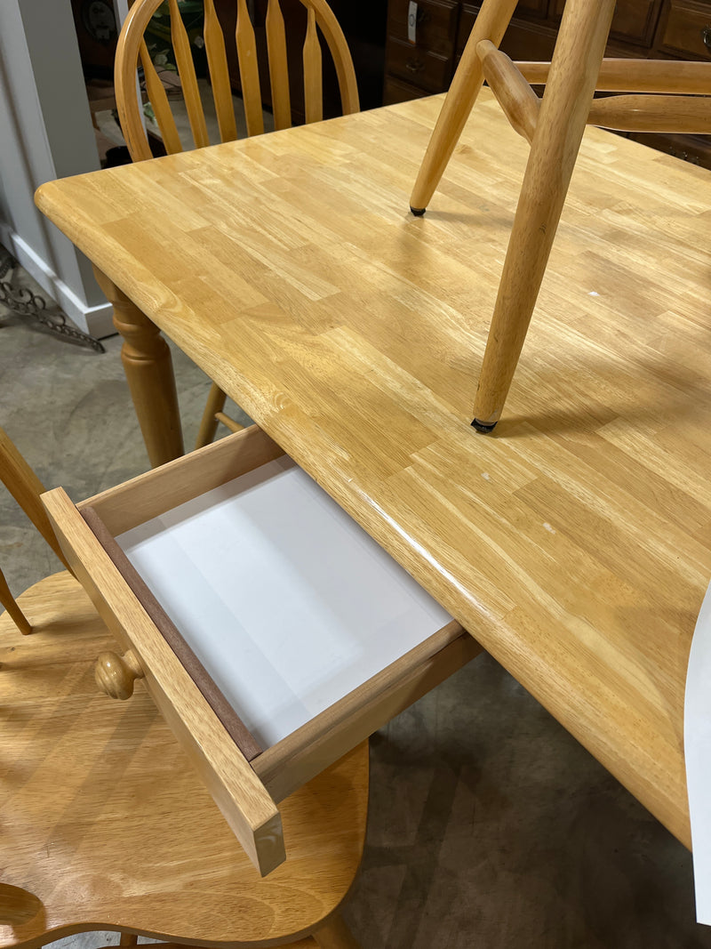 Light Wood Table w 5 chairs