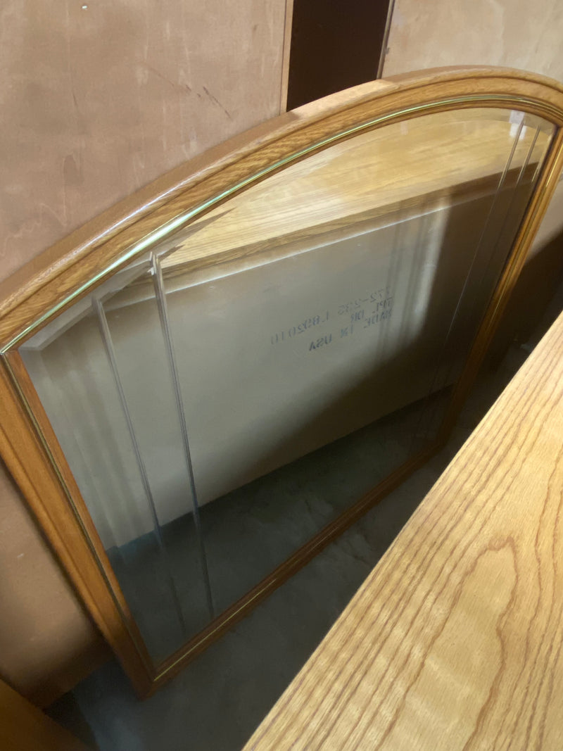 Lexington Dresser w Mirror (one handle missing part)
