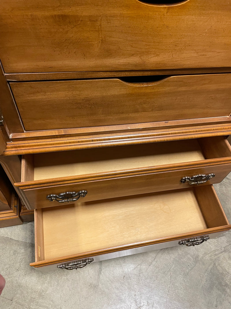 Maple Chest of Drawers (internal drawers also)