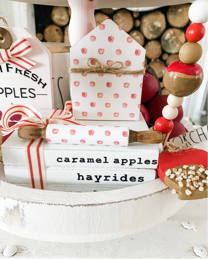 Apple House Sitter Set