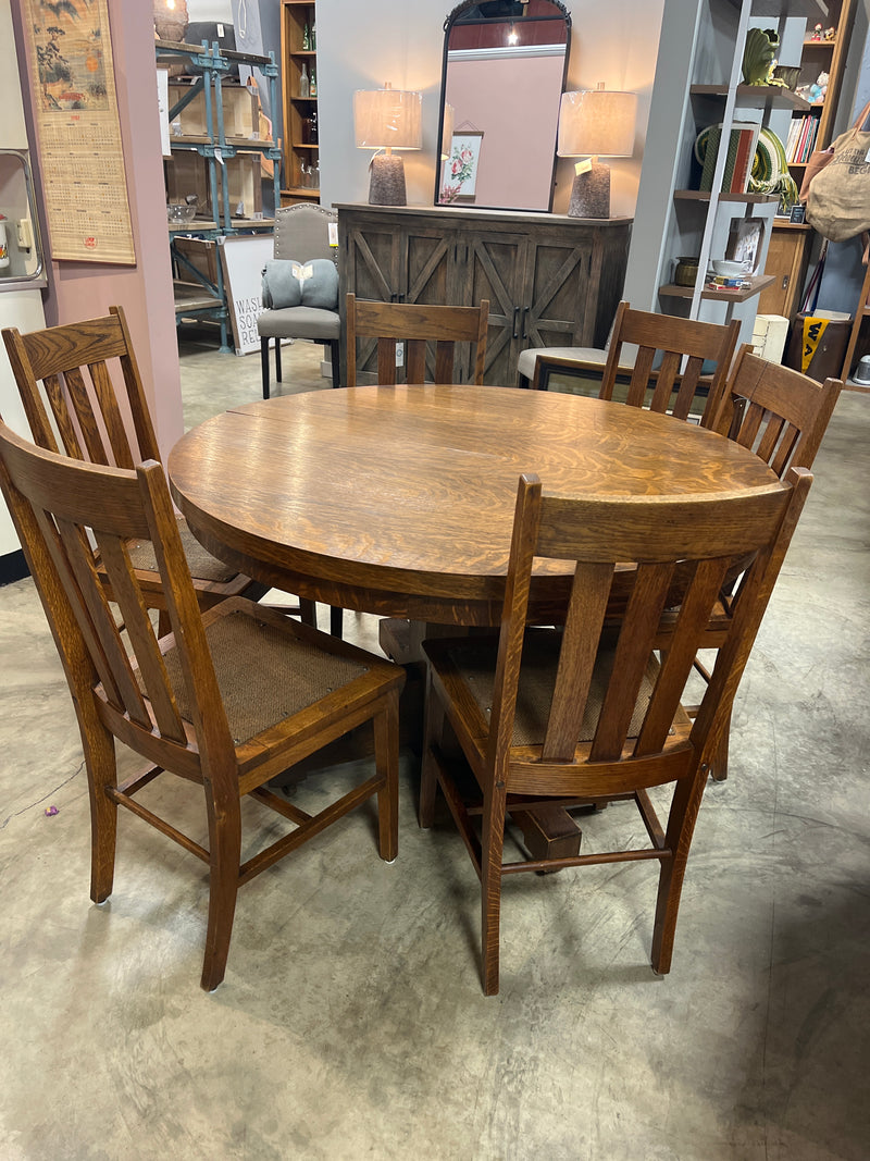 Round OAK Table w 6 Chairs
