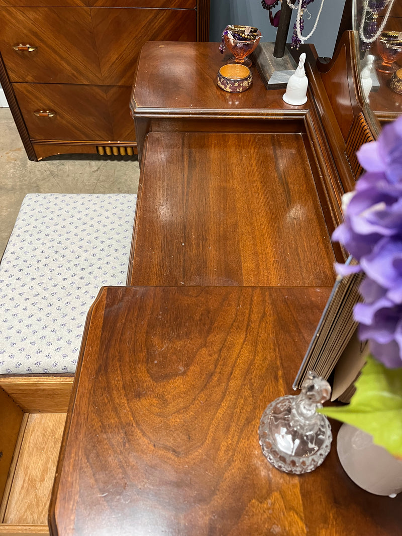 Waterfall Vanity w/ Mirror & Stool