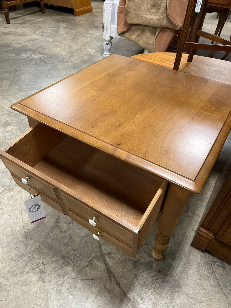 End Table w White Knobs