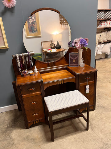 Antique, Vintage or Handmade Furniture