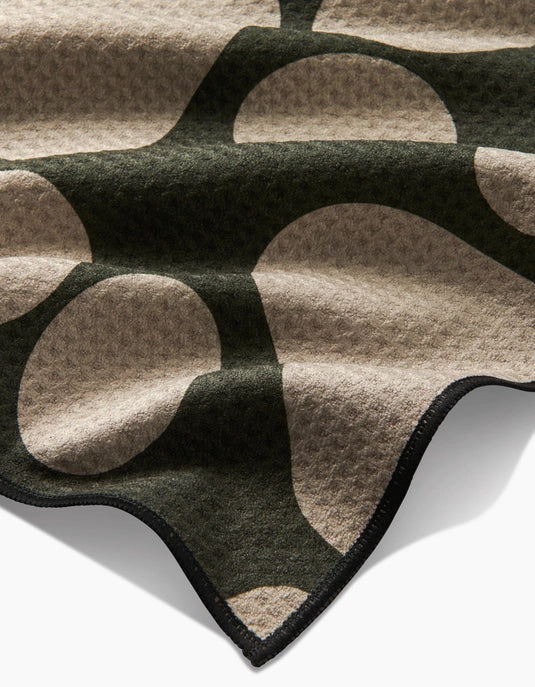 Geometry Paw Towel - Paw Prints