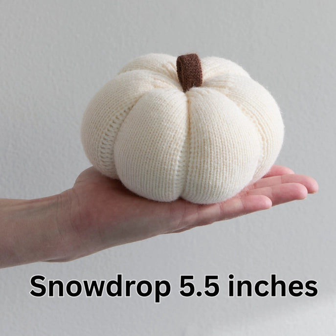 5.5" Cozy Variegated Knit Pumpkin