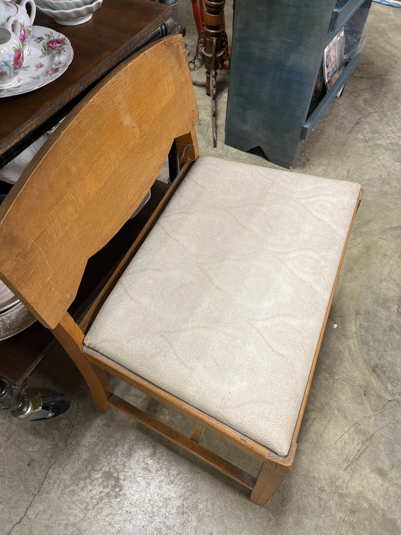 Vanity Stool w Back