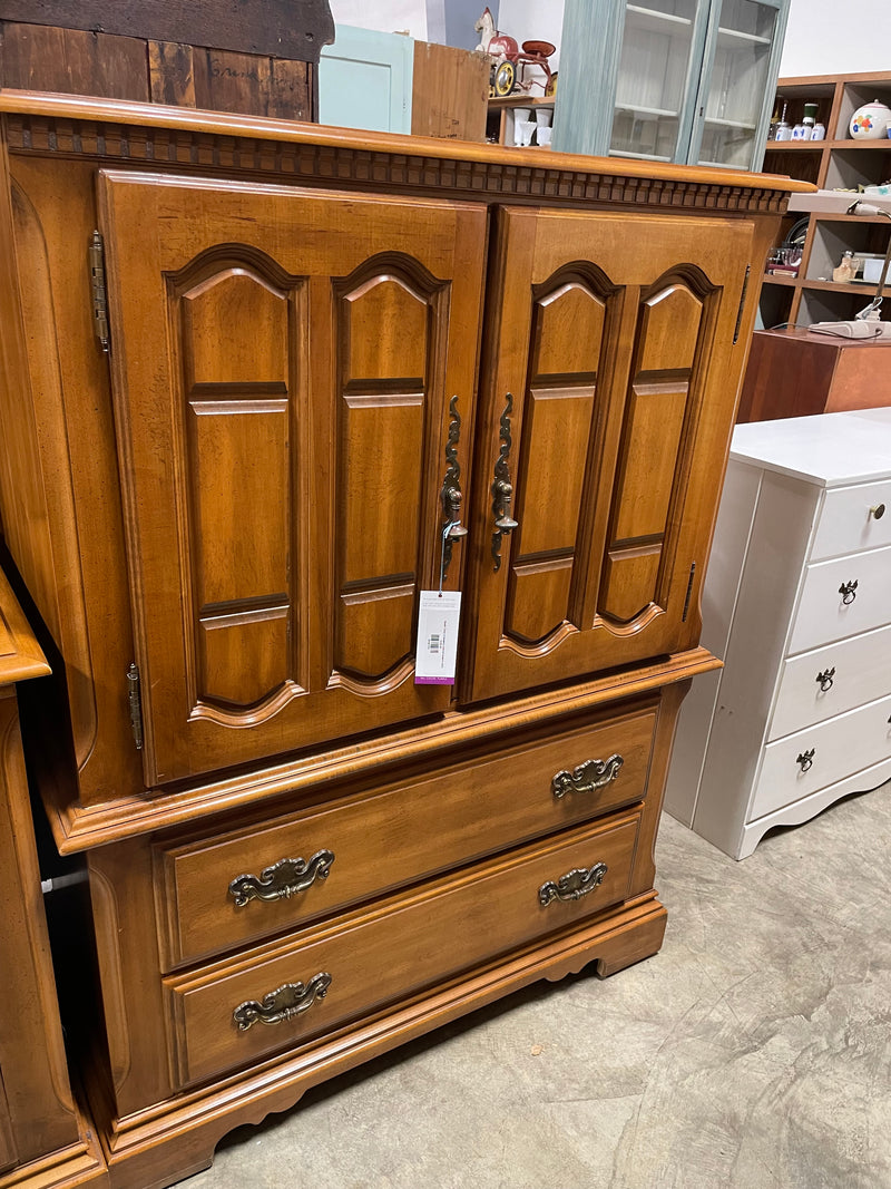 Maple Chest of Drawers (internal drawers also)