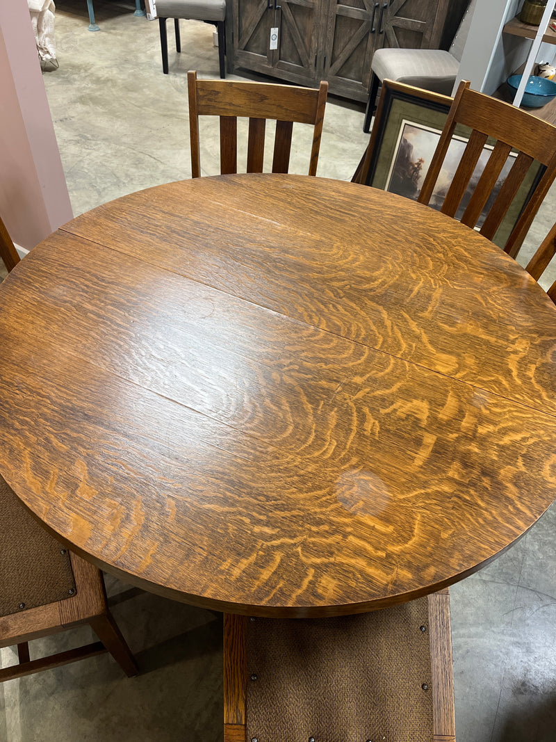 Round OAK Table w 6 Chairs