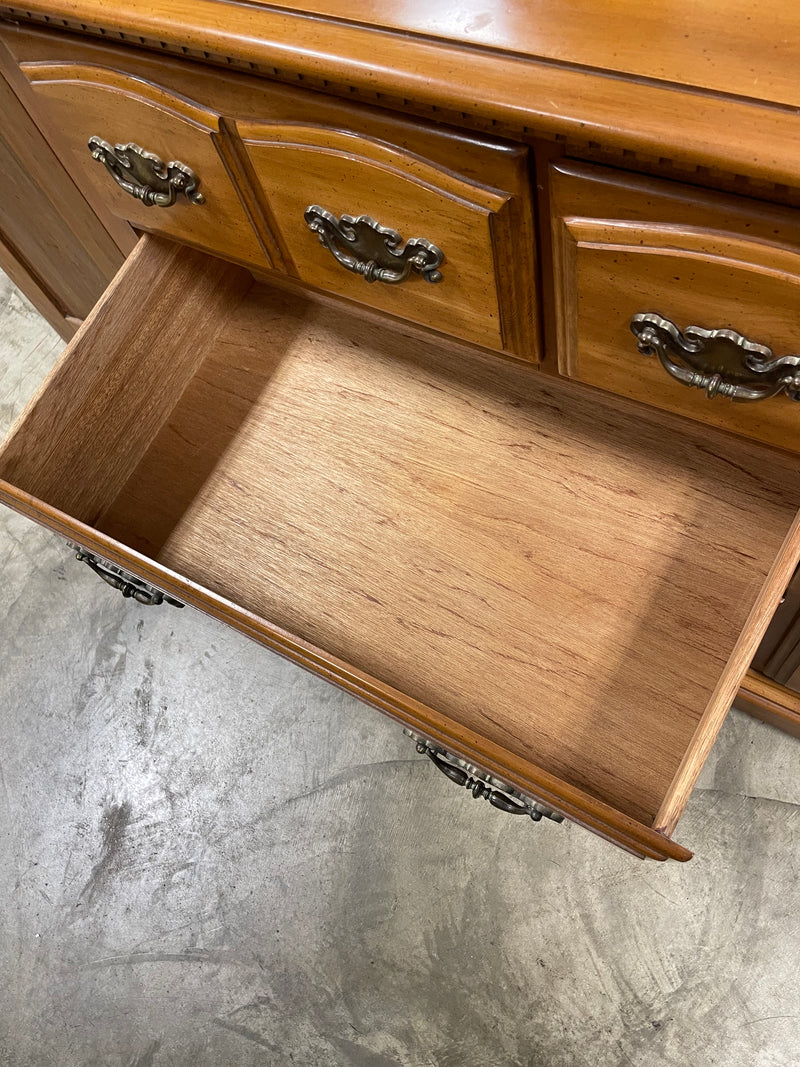 Maple Dresser w Mirror