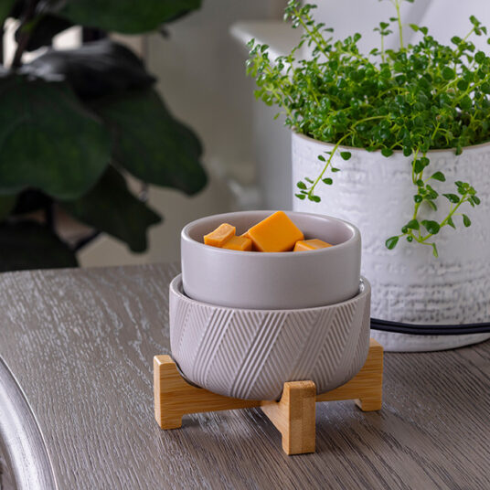Wooden Pedestal 2-In-1 Classic Warmer