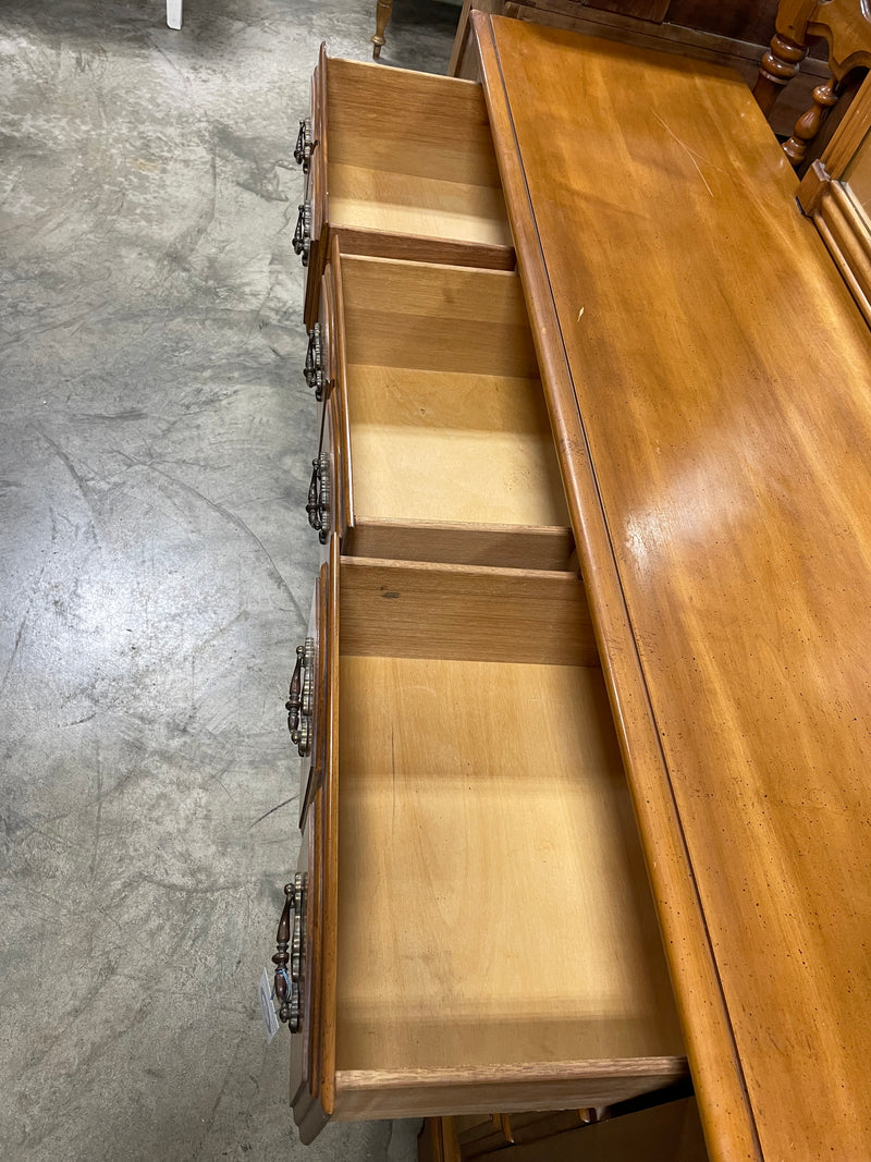 Maple Dresser w Mirror