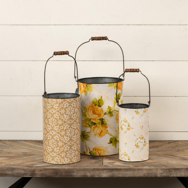 Annabelle's Chalet Metal Bucket