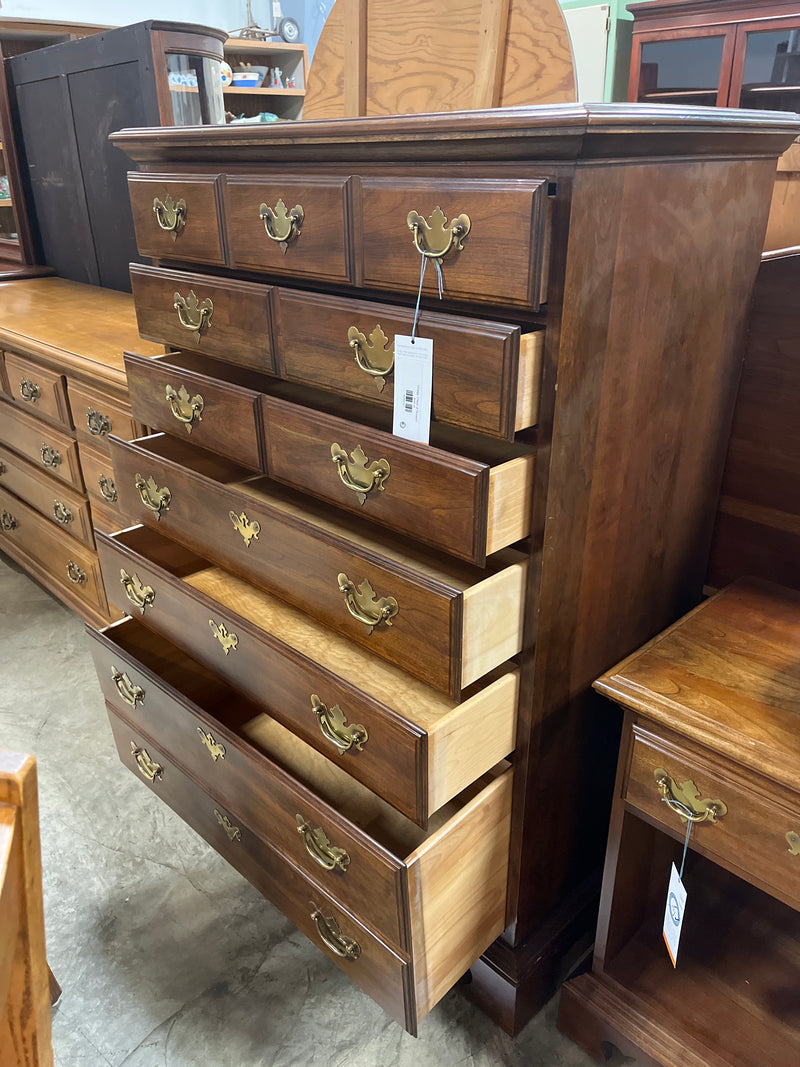 Vintage Chest of Drawers
