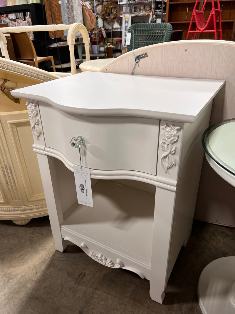 White Ornate Nightstand w Drawer