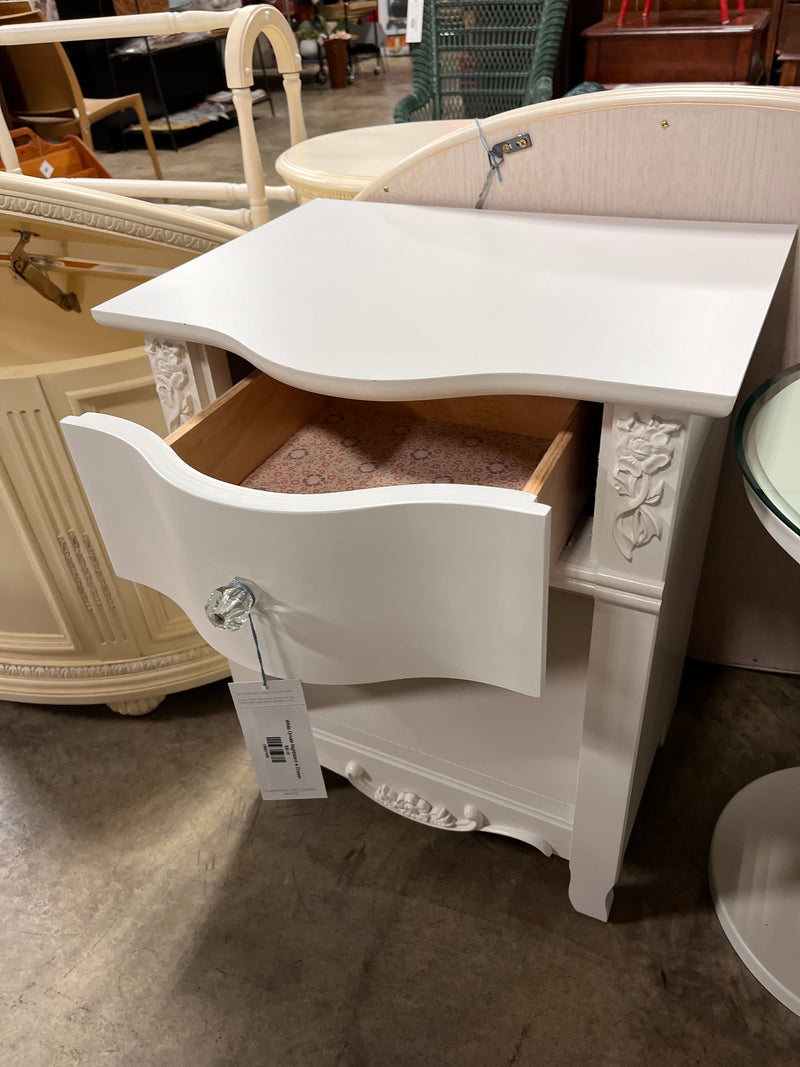 White Ornate Nightstand w Drawer