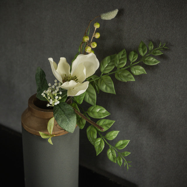 16.5" CREAM MAGNOLIA & BERRY PICK