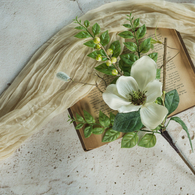 16.5" CREAM MAGNOLIA & BERRY PICK