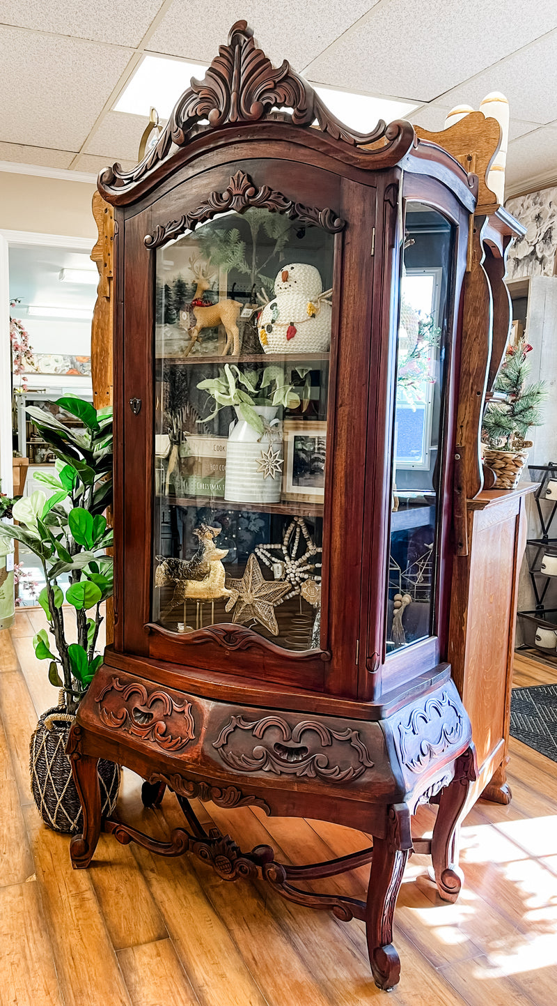 Rococo-Style Display Cabinet BEAUTIFUL