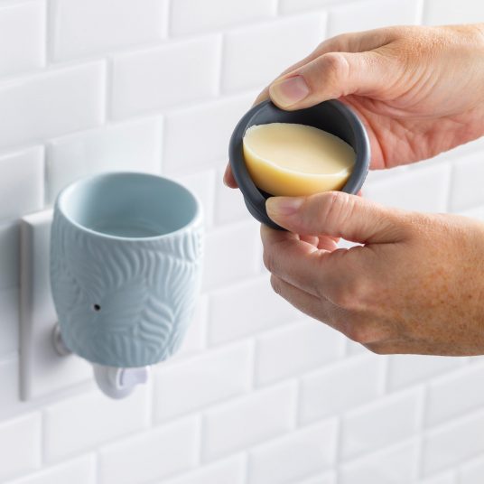 Pluggable Flip Dish Wax Warmer - Wheat & Ivory