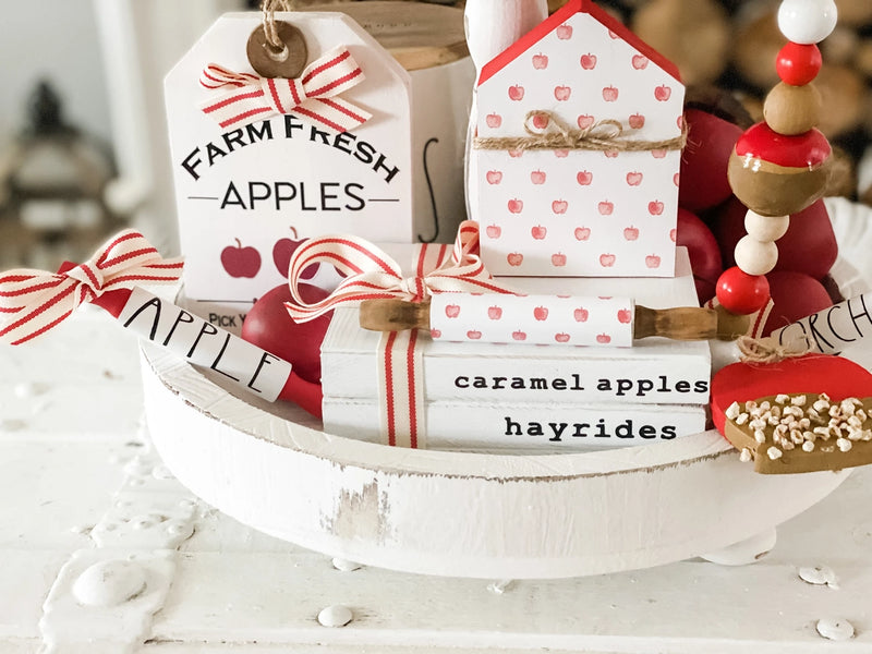 Apple House Sitter Set