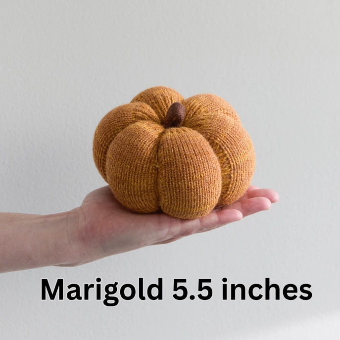 5.5" Cozy Variegated Knit Pumpkin