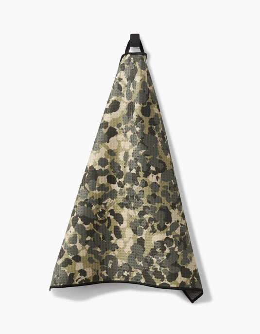 Geometry Paw Towel - Camo