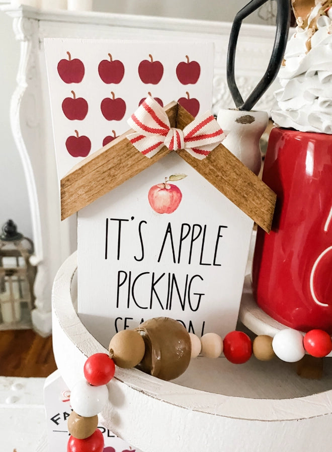 Apple House Sitter Set
