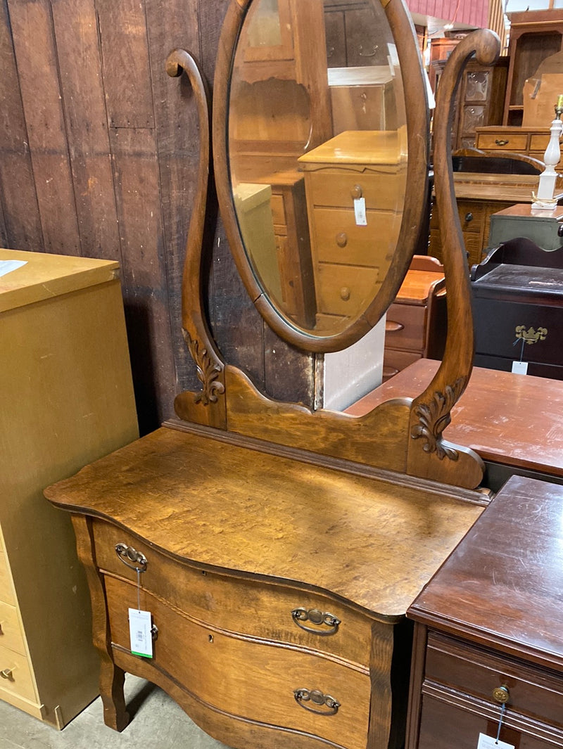 Princess Dresser with oval mirror / Antique