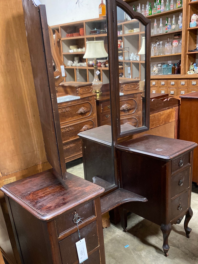 Antique Vanity Trifold Mirror