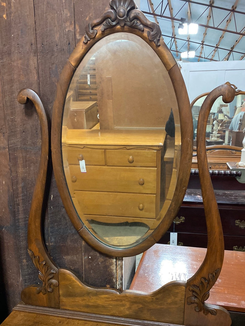 Princess Dresser with oval mirror / Antique