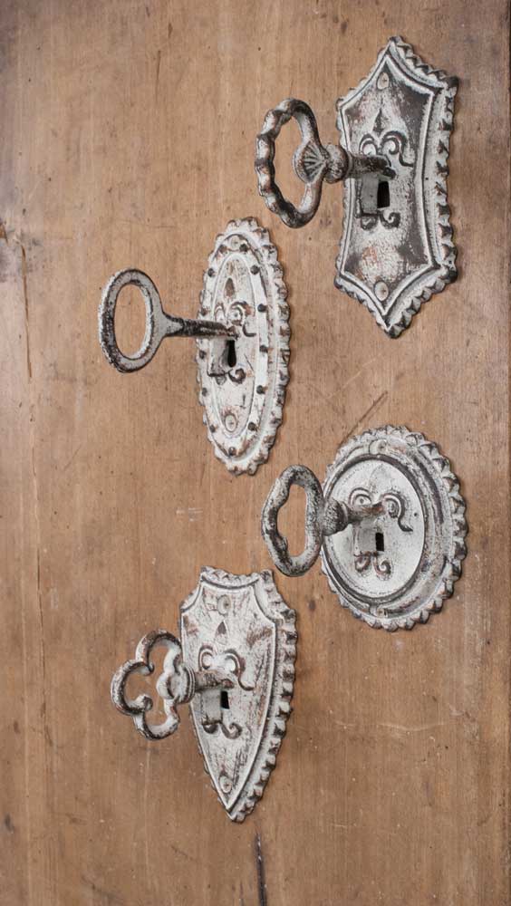 Vintage Inspired Metal Key Hooks