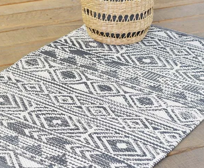 153 - 2' X 3' BOHO GREY/WHT RUG – Dear Yesteryear