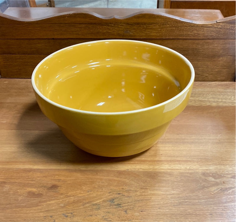 Crate & Barrel Ribbed Mixing Bowl Set - Mustard