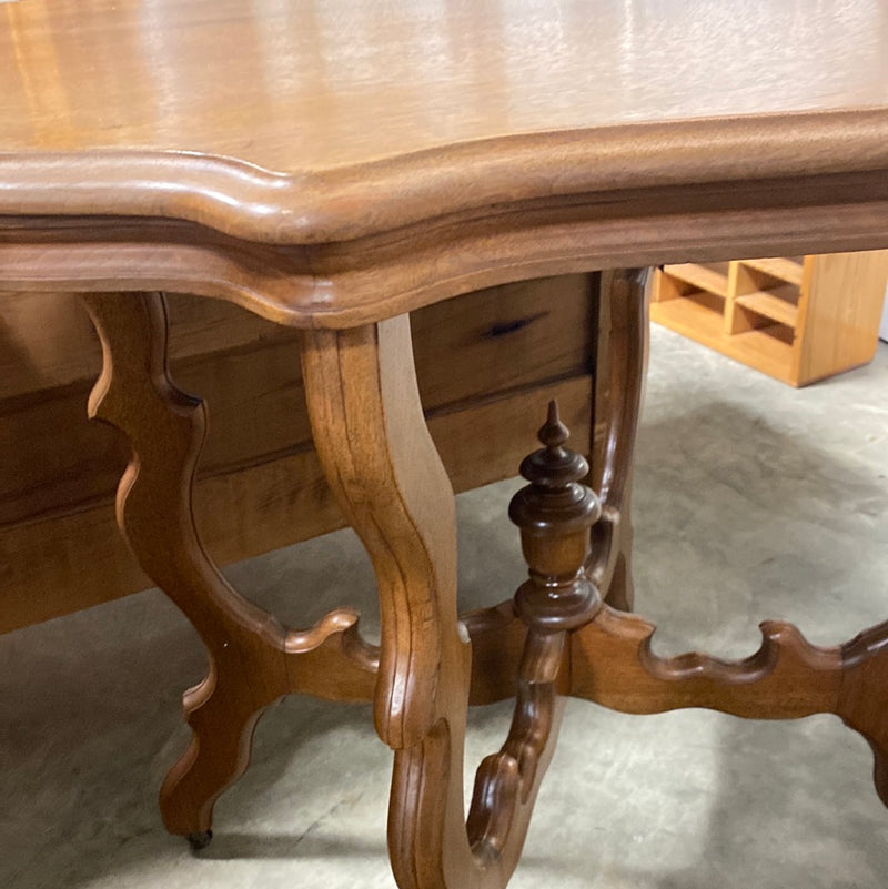 Turtle Top Antique Parlor Table